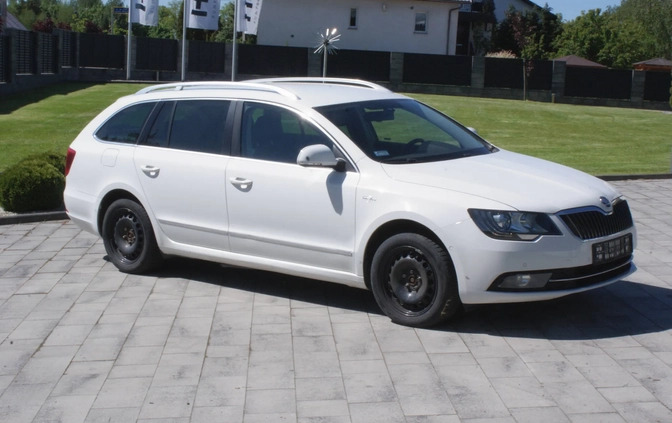 Skoda Superb cena 53000 przebieg: 225000, rok produkcji 2015 z Zabłudów małe 16